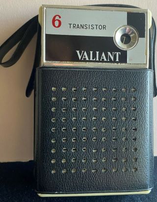 Vintage Valiant 6 Transistor Radio In Case,
