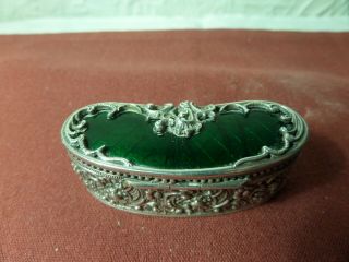 A 19TH C,  AUSTRO - HUNGARIAN SOLID SILVER AND GREEN GEMSTONE PILL BOX 3
