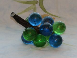 Vtg Mcm Lucite Acrylic Blue And Green Small Bunch Grapes