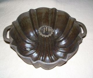 Antique Cast Iron Bundt Cake Pan With Handles,  Unmarked,