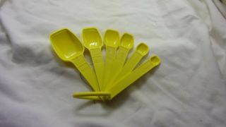 Vintage Set Of 6 Tupperware Yellow Measuring Spoons With Ring