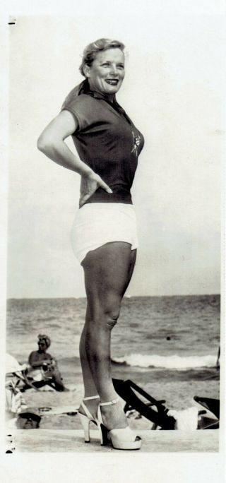 1951 Vintage Photo Leggy Actress Denise Darcel Cheesecake Poses At Miami Beach