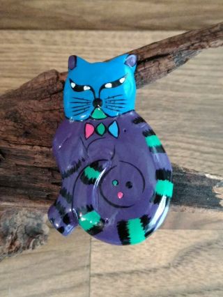 Vintage Hand Painted Carved Wood Cat Brooch Lapel Pin Blue Purple
