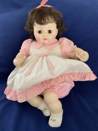 Madame Alexander Vintage 1965 Pussy Cat 22” Crier Baby Doll W/box