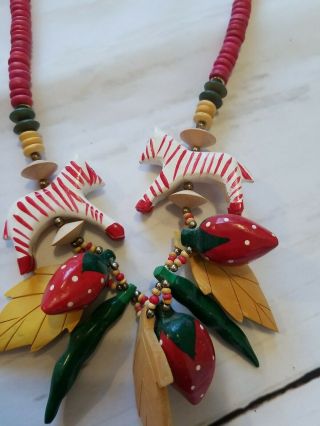 Fun vintage 80 ' s colorful animal strawberry tropical wood necklace 24 inch 2
