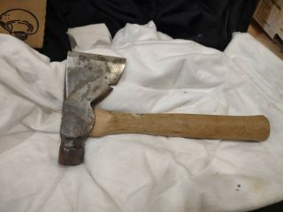 Old Vintage " (craftsman) Carpenters Axe Hatchet Hammer Combo W/handle
