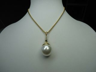 Vintage Large Faux Pearl Gold Tone Pendant On 16 " Snake Chain Necklace