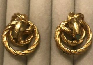 Vintage 1980 Gold Tone Rope Knot Knocker Style ClipOn Earrings by Avon 2