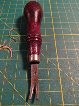 Vintage C.  S.  Osborne Leather Edger Tool - Size 4 3