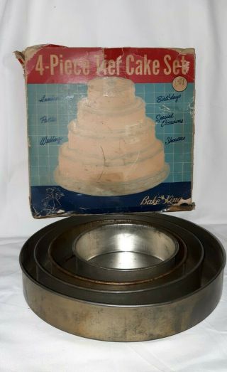 Vintage 4 Tier Bake King Cake Baking Set