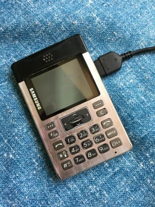 Samsung P - 300 Slim Credit Card Vintage Calculator Candy Bar Cell Phone