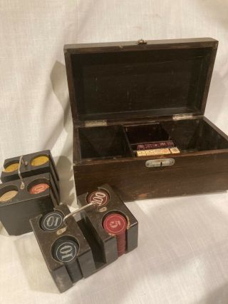Vintage Clay Poker Chip Set In Latched Wood Box W/ Ten Dice Die Antique