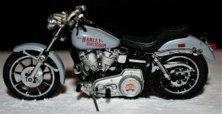 Franklin Diecast 1/24 Scale 1977 Harley Davidson Motorcycle Low Rider
