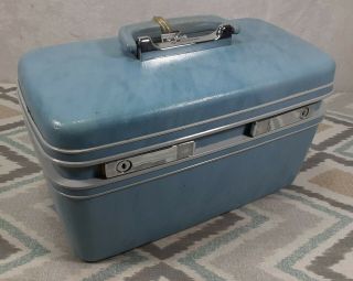 Vintage Samsonite Train Case Makeup W/key Tray Mirror Light Blue Hard Shell