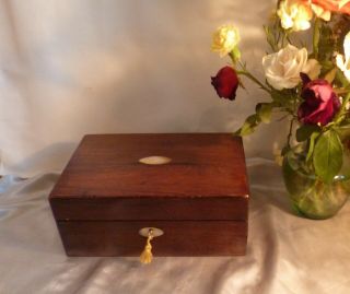 Antique Victorian Rosewood And Mother Of Pearl Box - Circa 1840 - Lock And Key