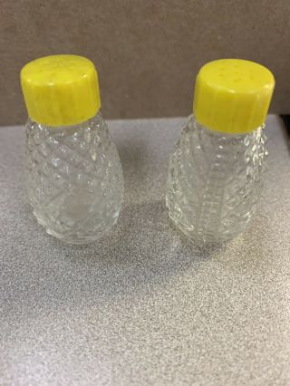 Vintage 1950s Miniature Cut Glass Salt & Pepper Shaker Set Yellow Screw On Caps 2