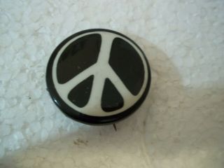 Vintage 1.  25 " Diameter Peace Sign Symbol Pin Pinback Button Black White
