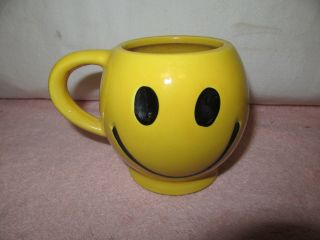 Vintage Bright Yellow Mccoy Pottery " Smiley " Mug