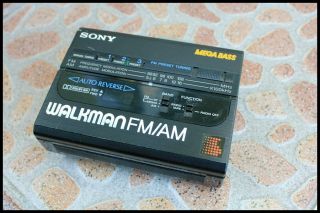 Sony wm - bf64 vintage walkman 1988 radio cassette player am/fm 2