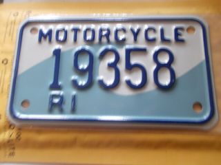 Rhode Island Wave Motorcycle Plate
