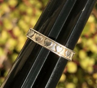 Vintage Sterling Silver Heart Petite Band Ring Size 7.  75 Signed Hk 925 7.  5 Vtg
