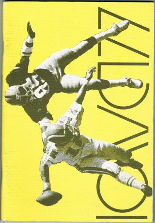 Vintage 1977 University Of Iowa Hawkeyes Football Media Guide - Butch Caldwell