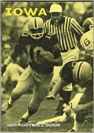 Vintage 1971 University Of Iowa Hawkeyes Football Media Guide - Craig Clemmons