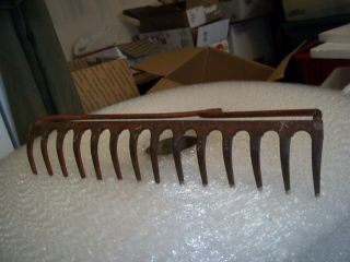 Vintage Red Iron Metal Garden Rake Head 14 Prongs 13.  5 " Wide 3 " Tall Tines