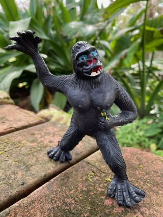 Vintage 1970s King Kong Rubber Toy Monster Movie Action Figure Holding Girl Hk
