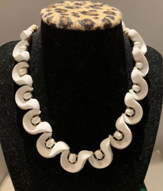 Vintage Crown Trifari 1960’s White Plastic Mod Necklace And Earring Set