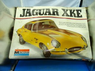 Vintage Monogram 1: 8 Scale Jaguar Xke Plastic Model Kit W/ Box & Instructions