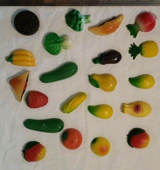 21 Vintage Fruits Vegetables Sandwich Cookie Fridge Magnets Realistic Food 70’s