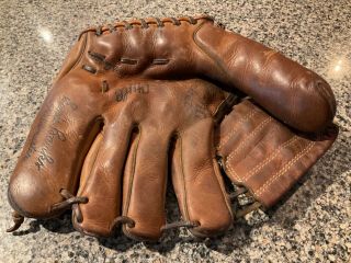 Wilson Ernie Banks Field - master Right handed Baseball glove. 2