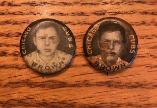 Two 1910 Sweet Caporal Pins Mordecai Brown Large And Small Letter Hof