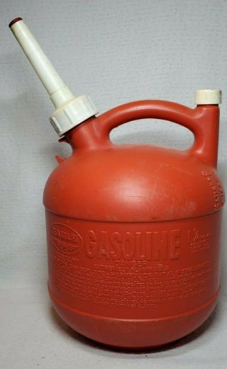 Vintage Eagle 1 1/4 Gallon Round Plastic Gas Can Pg1 Vented With Spout