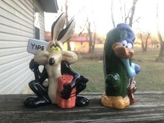 Vintage Road Runner And Wile E.  Coyote Salt And Pepper S&p Shakers Warner Bros