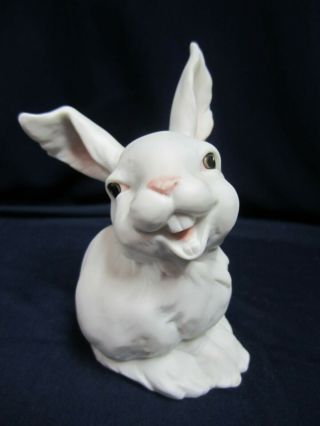 Vintage Ak Kaiser Porcelain Ceramic Rabbit Bunny Figurine 554 W Germany Decor