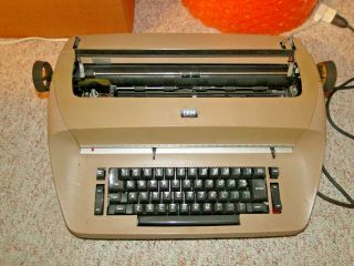 Vintage Ibm Selectric Model 71 Tan Typewriter No Power Really And