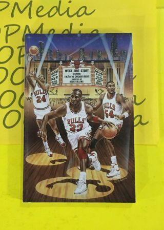 1988 - 89 Chicago Bulls Yearbook / Media Guide Michael Jordan 1988 1989