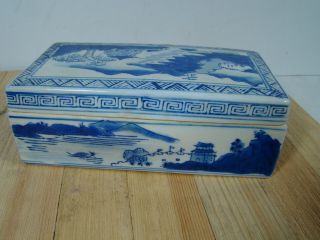 Antique Chinese Blue On White Porcelain Trinket Box Signed