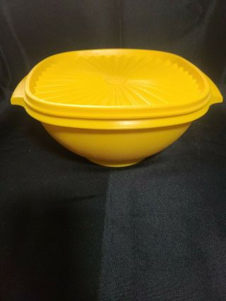 Vintage 70s Tupperware Servalier Bowl/lid 836 - 7 Yellow 8 "