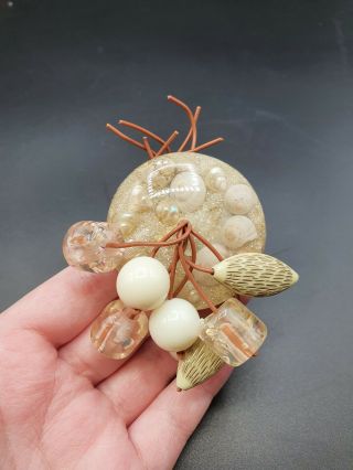 Vintage 1950s Confetti Lucite And Sea Shell Wire Brooch