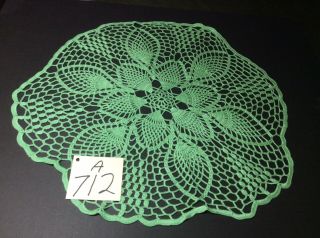 20” Round Vintage Green Doily Pretty Synthetic Yarn Pineapple Pattern