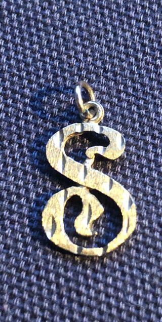 Vintage Quality Hallmarked 9ct 9k Yellow Gold Letter S Pendant 0.  8g