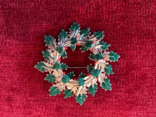 Signed Vintage Pin Brooch Christmas Wreath Danecraft Holly Leaves & Berries