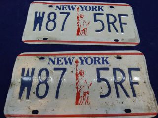 York License Plate Matching Set W87 - 5rf Vintage Pair 80 