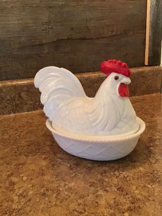 Vintage Antique Westmoreland Milk Glass Hen Chicken On A Nest Covered Bowl