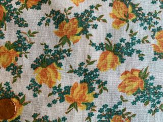 One Vintage Feedsack Yellow Rosebuds Flowers 38x44 Pristine