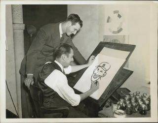 Undated Press Photo Stan Musial Of The St.  Louis Cardinals Observes Cartoonist