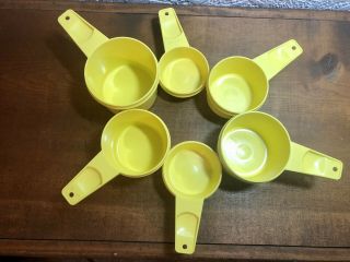 Vintage Tupperware Yellow Measuring Cups And Spoons 2